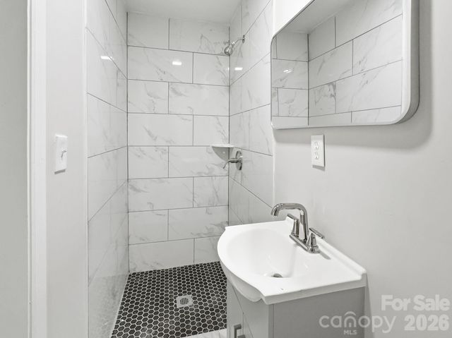 1420 Rollingwood Drive, Charlotte, NC 28217