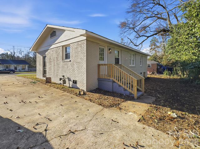 1420 Rollingwood Drive, Charlotte, NC 28217