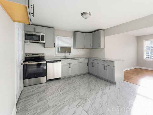 1420 Rollingwood Drive, Charlotte, NC 28217