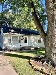 912 SW Frazier AVE, Topeka, KS 66606