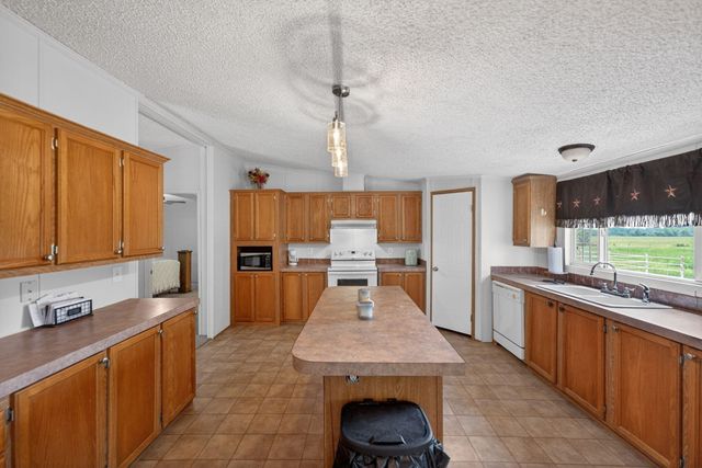 439591 E 210 Road, Vinita, OK 74301