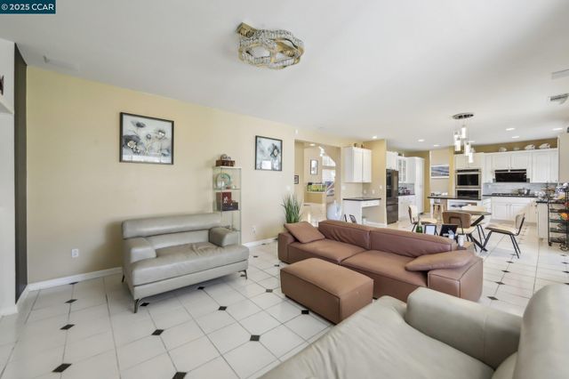 5004 Star Mine Way, Antioch, CA 94531