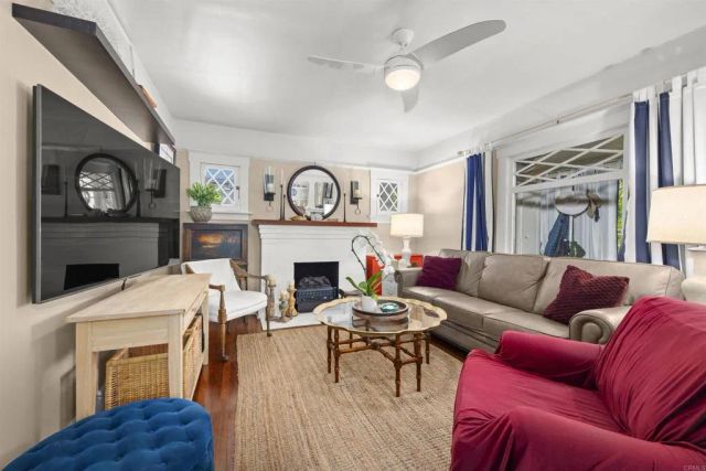 617 8th, Coronado, CA 92118