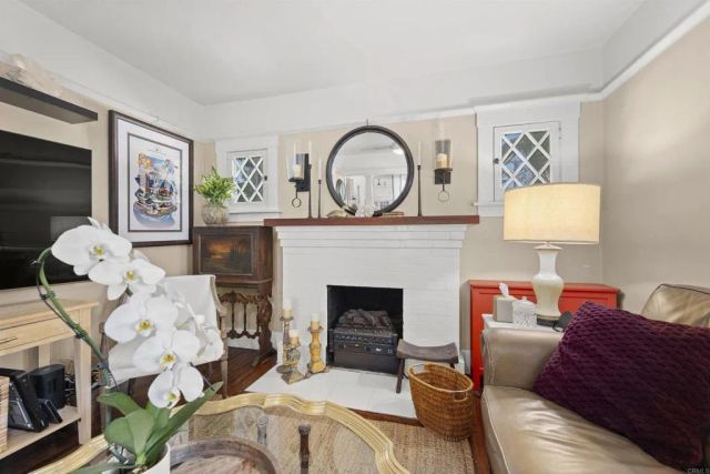 617 8th, Coronado, CA 92118