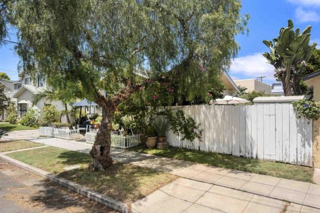 617 8th, Coronado, CA 92118