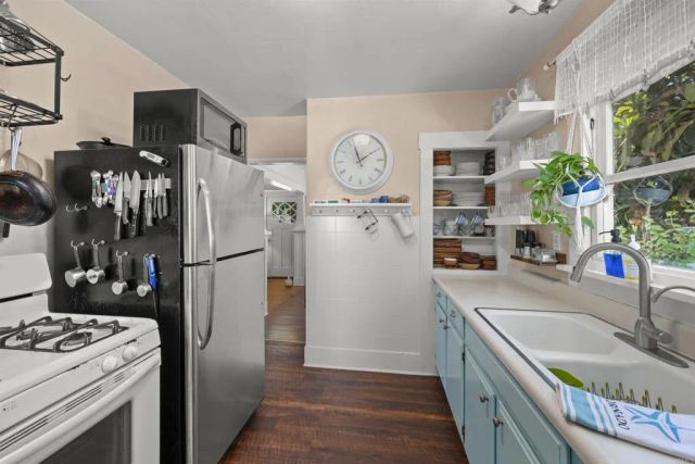 617 8th, Coronado, CA 92118