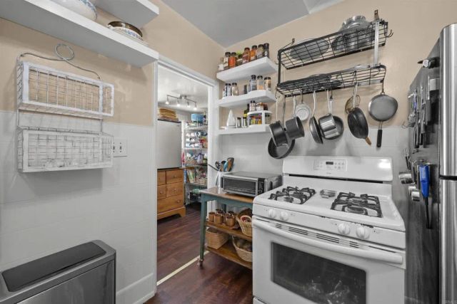 617 8th, Coronado, CA 92118