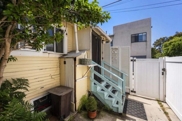 617 8th, Coronado, CA 92118