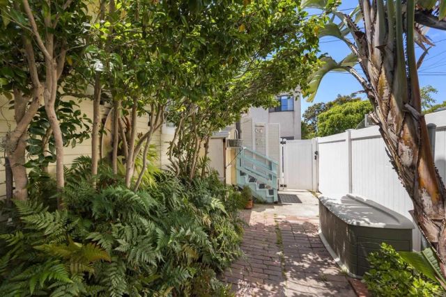 617 8th, Coronado, CA 92118