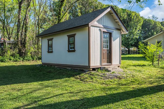 317 W Railroad St, Petersburg, TN 37144