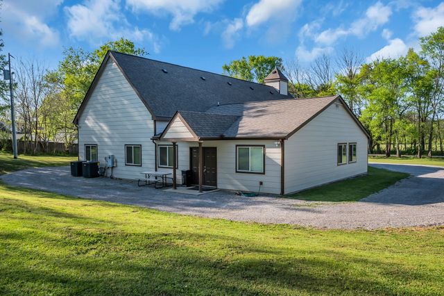 317 W Railroad St, Petersburg, TN 37144