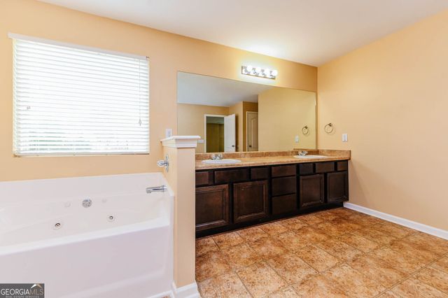 105 Stoney Creek Drive, Kathleen, GA 31047