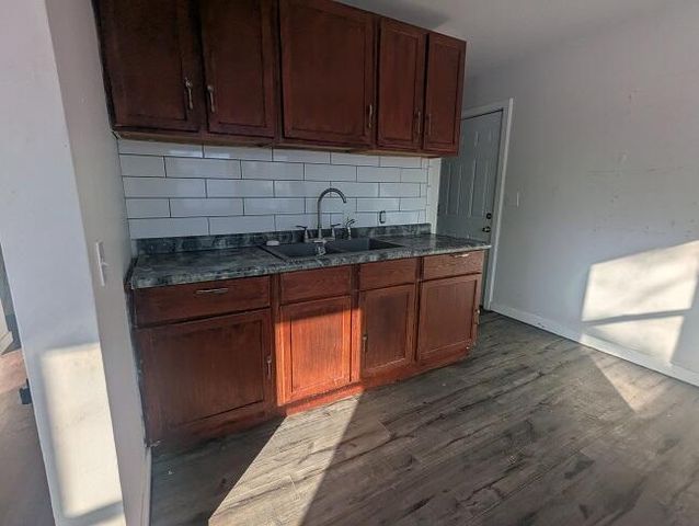 3304 Sheffer Avenue, Lansing, MI 48906