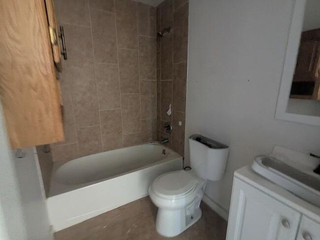 3304 Sheffer Avenue, Lansing, MI 48906