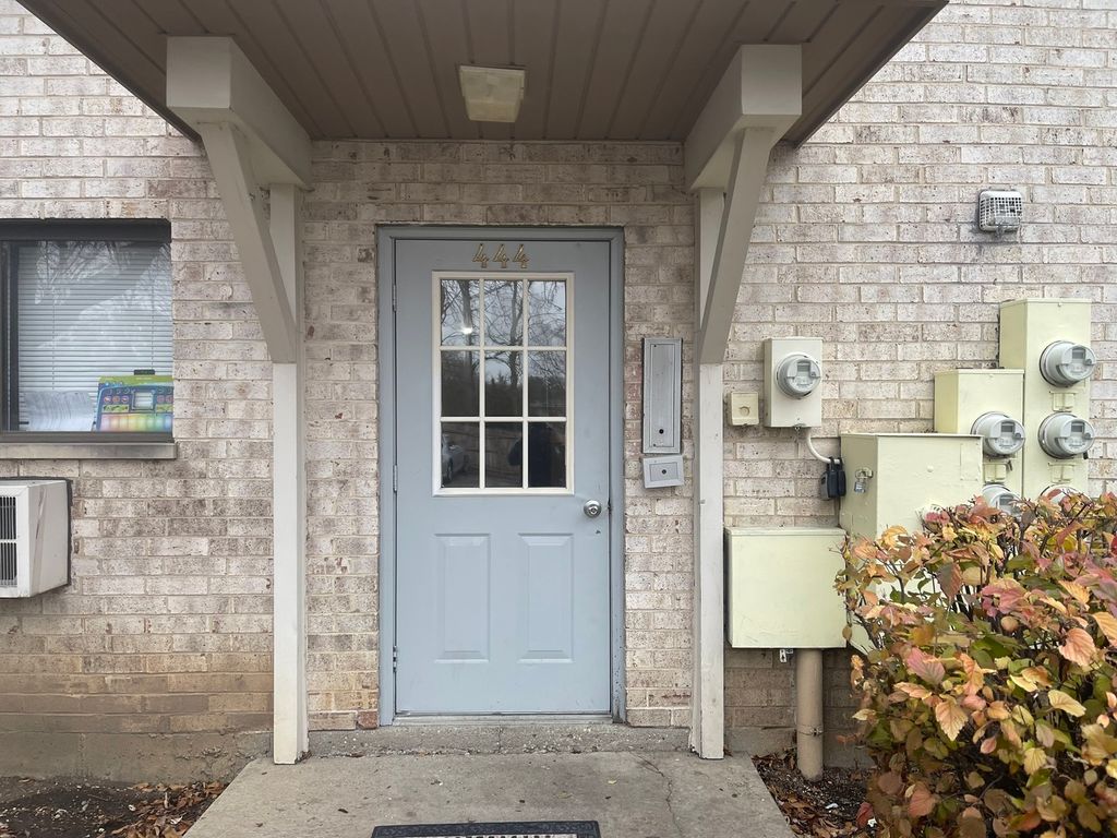 444 E Osage Lane 2A, Palatine, IL 60074