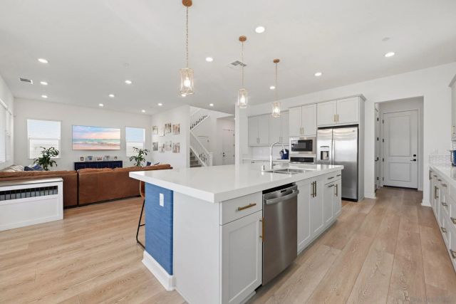 305 Creekview Ct, San Marcos, CA 92078