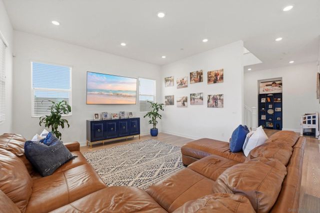 305 Creekview Ct, San Marcos, CA 92078