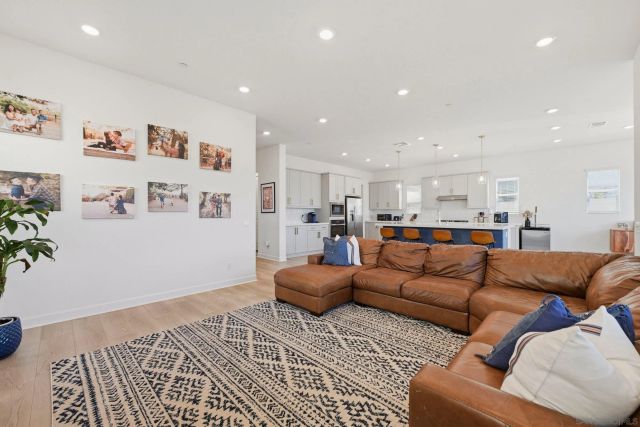 305 Creekview Ct, San Marcos, CA 92078
