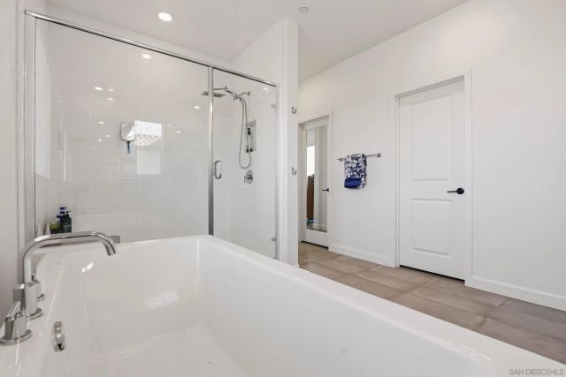 305 Creekview Ct, San Marcos, CA 92078
