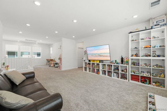 305 Creekview Ct, San Marcos, CA 92078