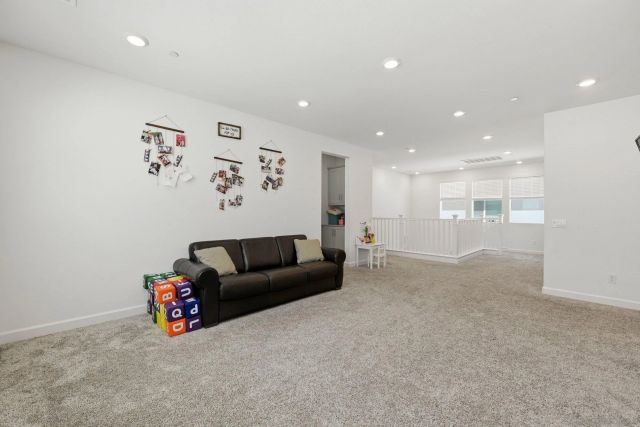 305 Creekview Ct, San Marcos, CA 92078
