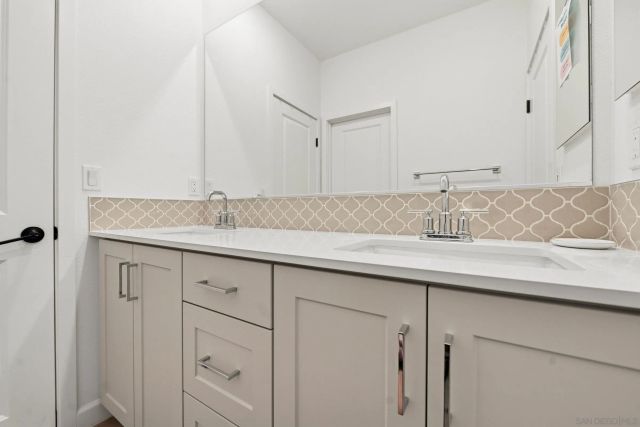 305 Creekview Ct, San Marcos, CA 92078