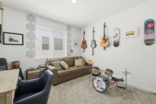 305 Creekview Ct, San Marcos, CA 92078