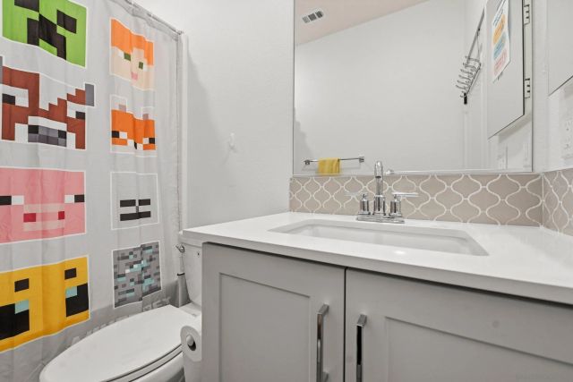 305 Creekview Ct, San Marcos, CA 92078