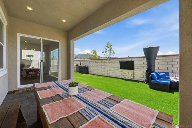 305 Creekview Ct, San Marcos, CA 92078