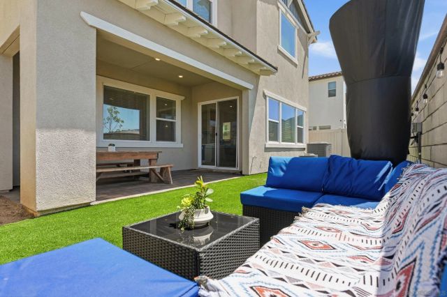 305 Creekview Ct, San Marcos, CA 92078