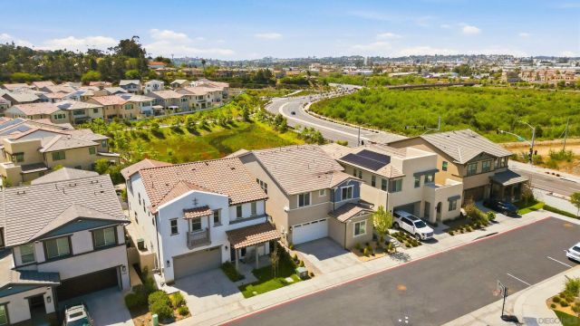 305 Creekview Ct, San Marcos, CA 92078