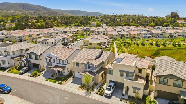 305 Creekview Ct, San Marcos, CA 92078