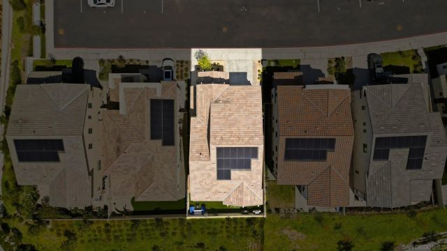 305 Creekview Ct, San Marcos, CA 92078