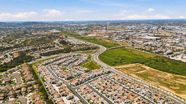 305 Creekview Ct, San Marcos, CA 92078