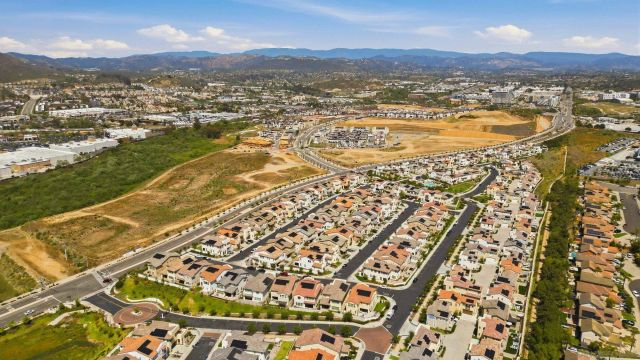 305 Creekview Ct, San Marcos, CA 92078