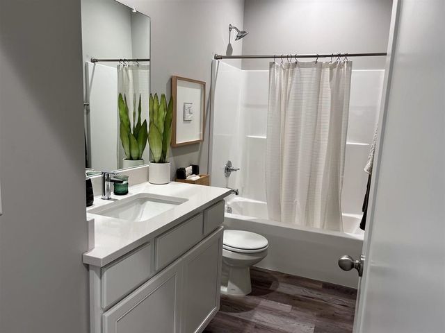 16325-16327 W Lynndale St, Goddard, KS 67052