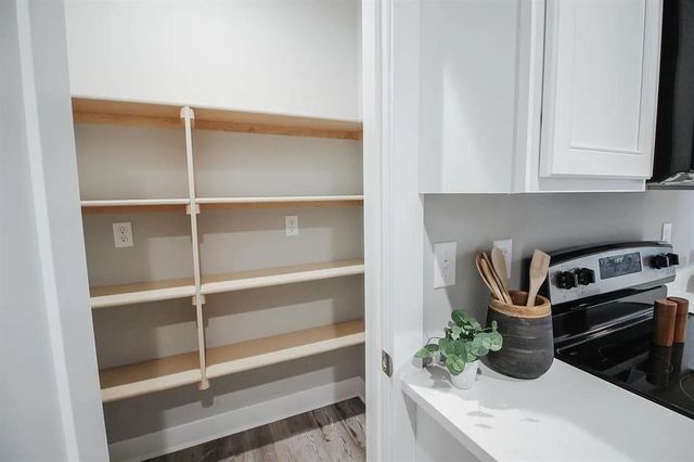 16325-16327 W Lynndale St, Goddard, KS 67052