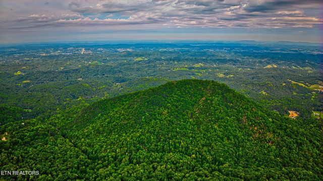 2820 Dupont Springs Rd, Sevierville, TN 37862