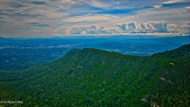 2820 Dupont Springs Rd, Sevierville, TN 37862
