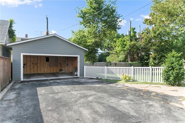3215 Windsor Avenue, Kansas City, MO 64123