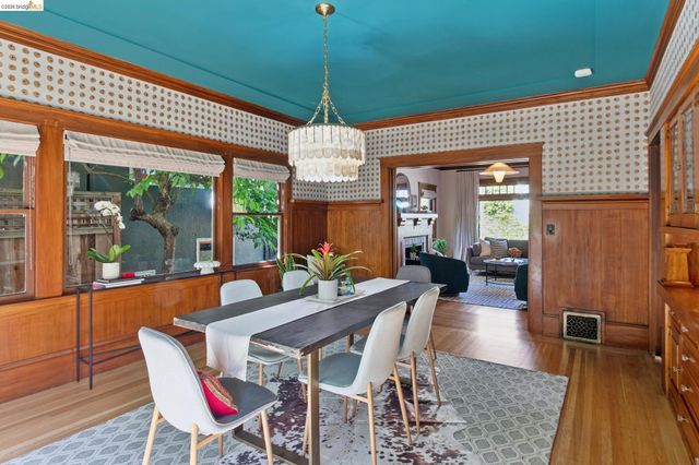 579 Kenmore Ave, Oakland, CA 94610