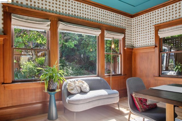 579 Kenmore Ave, Oakland, CA 94610
