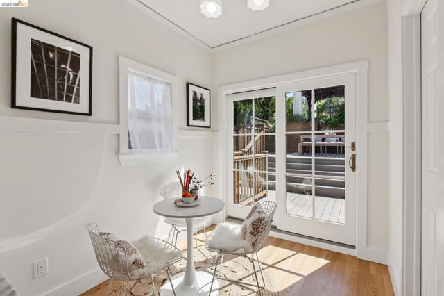 579 Kenmore Ave, Oakland, CA 94610