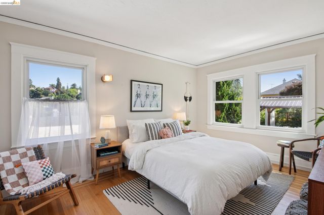 579 Kenmore Ave, Oakland, CA 94610