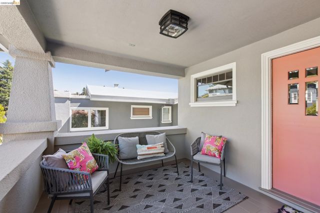 579 Kenmore Ave, Oakland, CA 94610