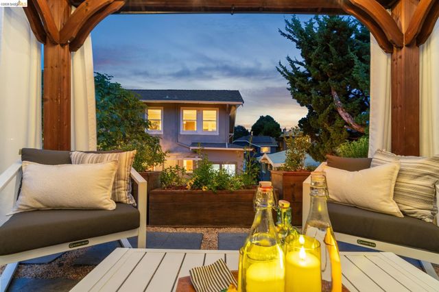 579 Kenmore Ave, Oakland, CA 94610