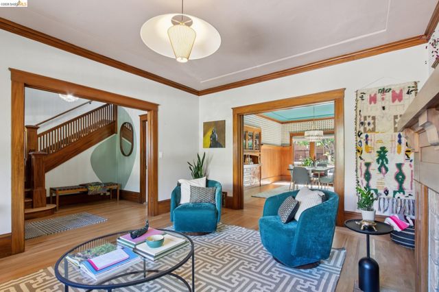 579 Kenmore Ave, Oakland, CA 94610