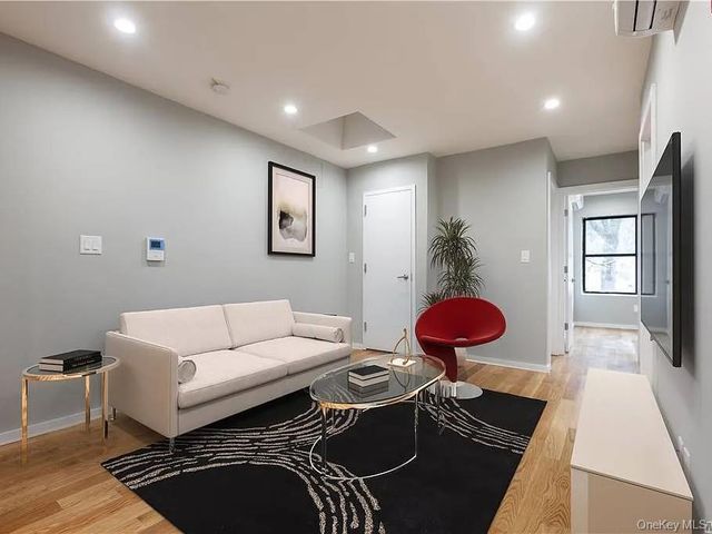 12615 Jamaica Avenue, Richmond Hill, NY 11418