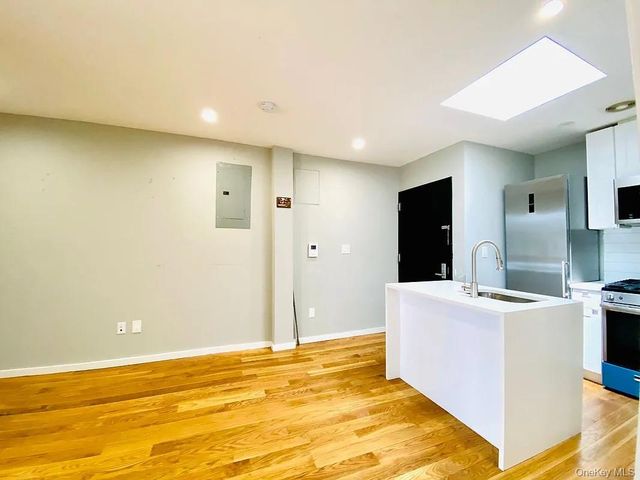 12615 Jamaica Avenue, Richmond Hill, NY 11418