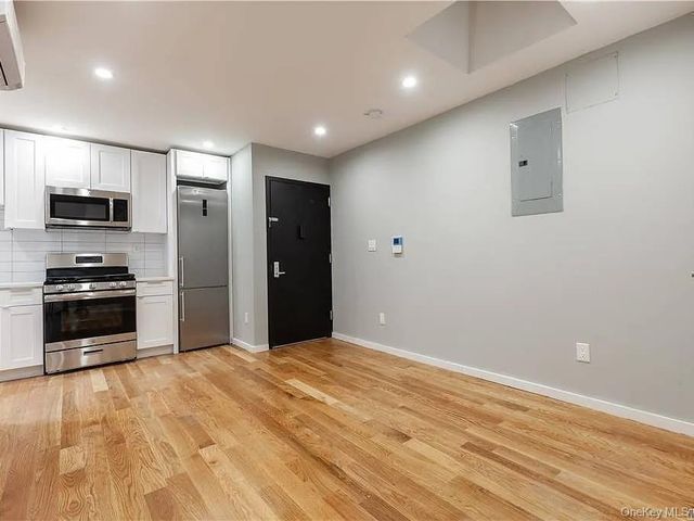 12615 Jamaica Avenue, Richmond Hill, NY 11418